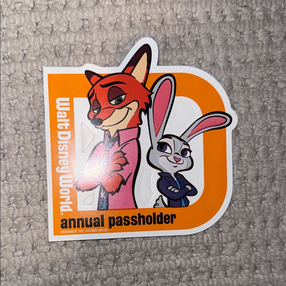 Disney Zootopia Magnet - Orange and Pink